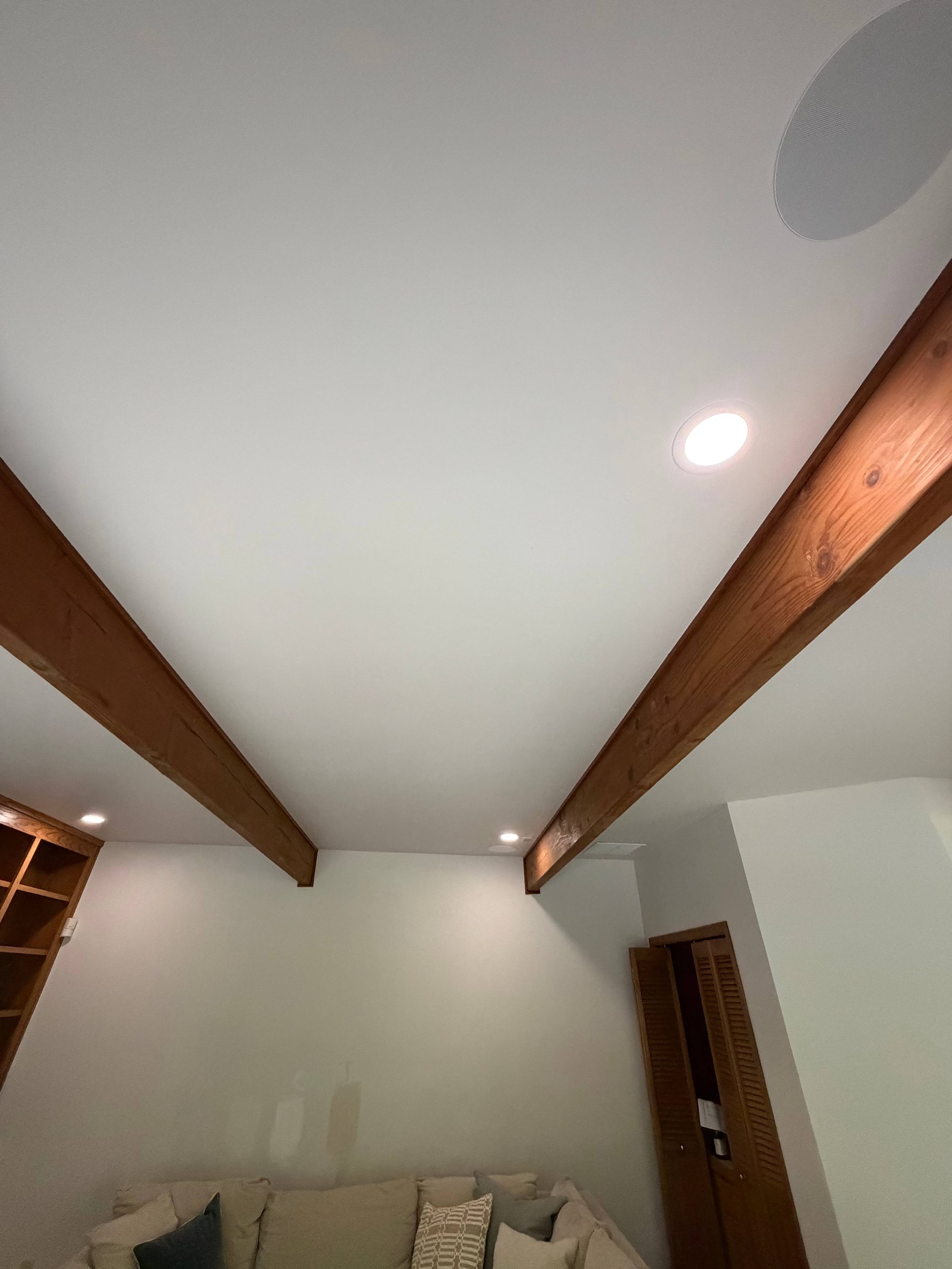 Standley Redmond: Ceiling speakers and lighting integrated into the room.